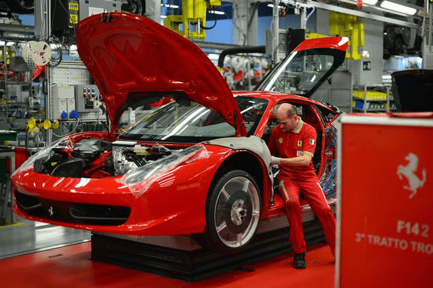 Ferrari (NYSE:RACE) invierte en sus empleados