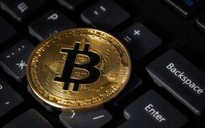 Bank bietet Bitcoin in seinen Filialen an – Live Trading News
